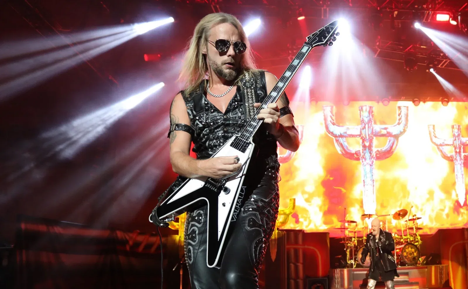 Judas Priest: Richie Faulkner, "Probabilmente sarei stato in grado di gestire i brani con una sola chitarra"