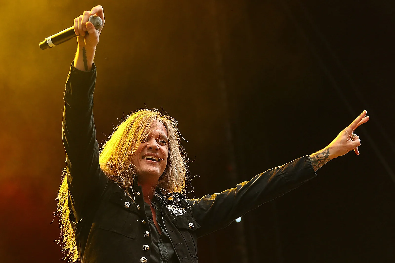 Sebastian Bach: 'Suonare dal vivo durante la pandemia? Sono quelli a cui non importa un ca**o dei fan'