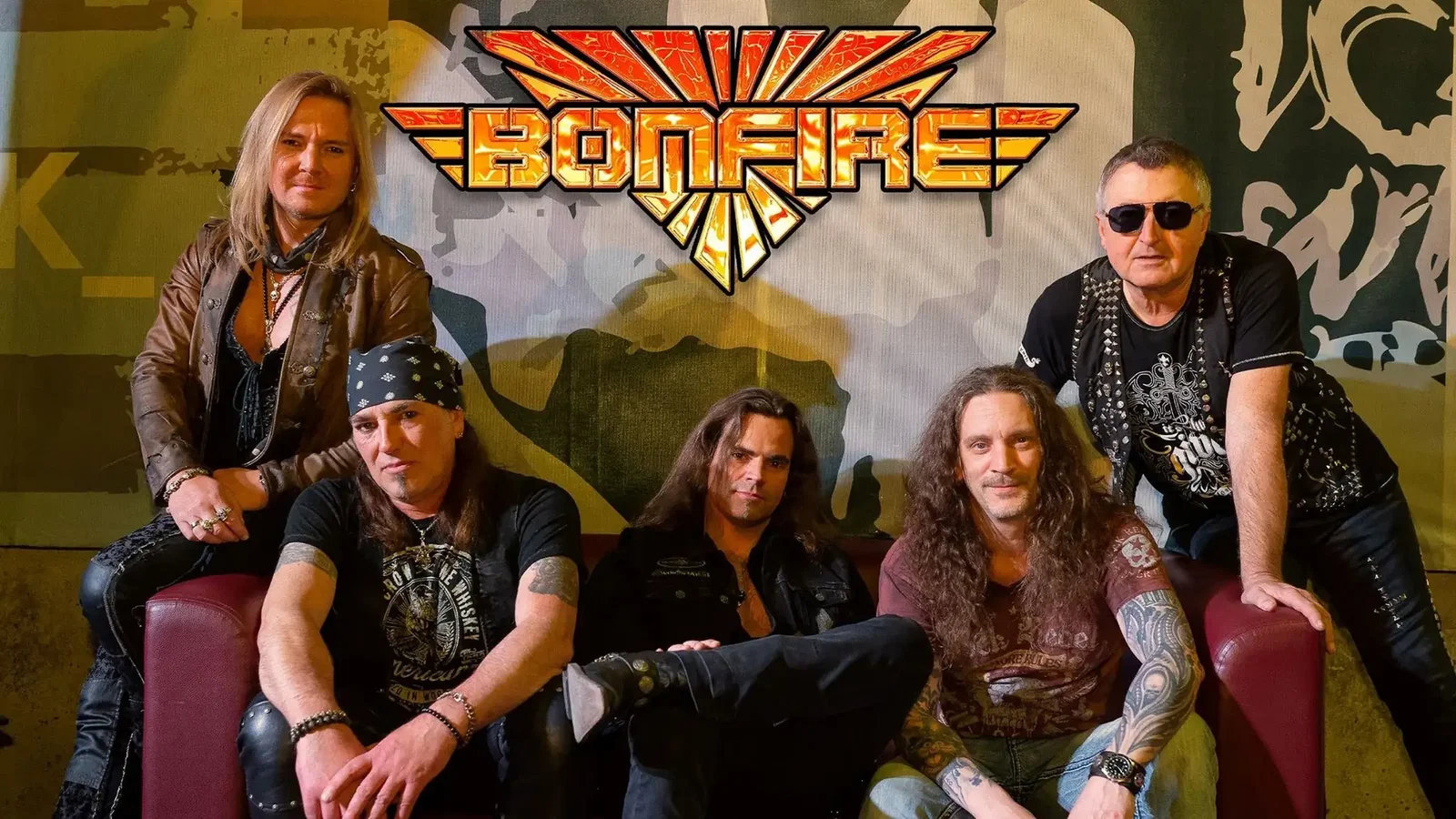 Bonfire: il music video di 'The Devil Made Me Do It'
