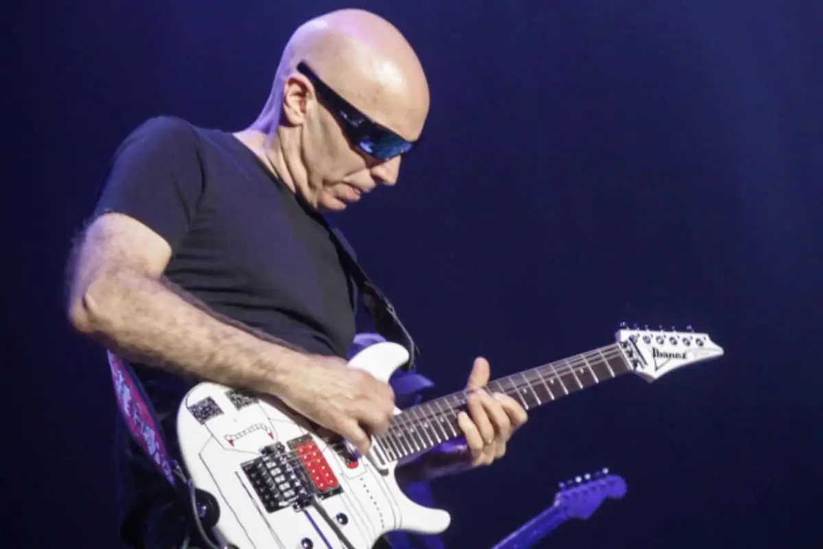 Joe Satriani: "Se la canzone non richiede shred non lo uso, non sono come Yngwie Malmsteen e gli altri shredder"