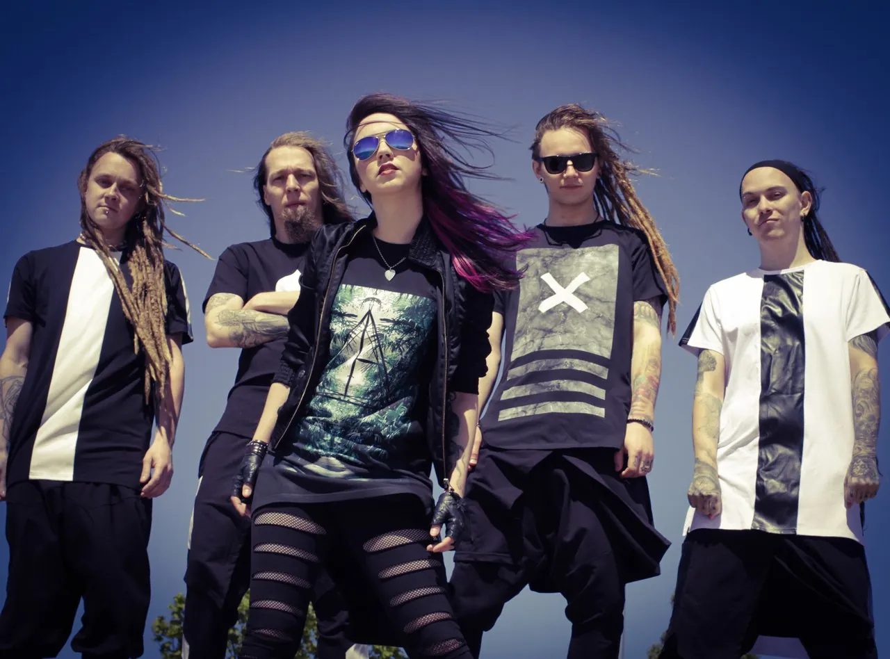 Fallcie: la Vocal One Take di 'Alone with the Beast'