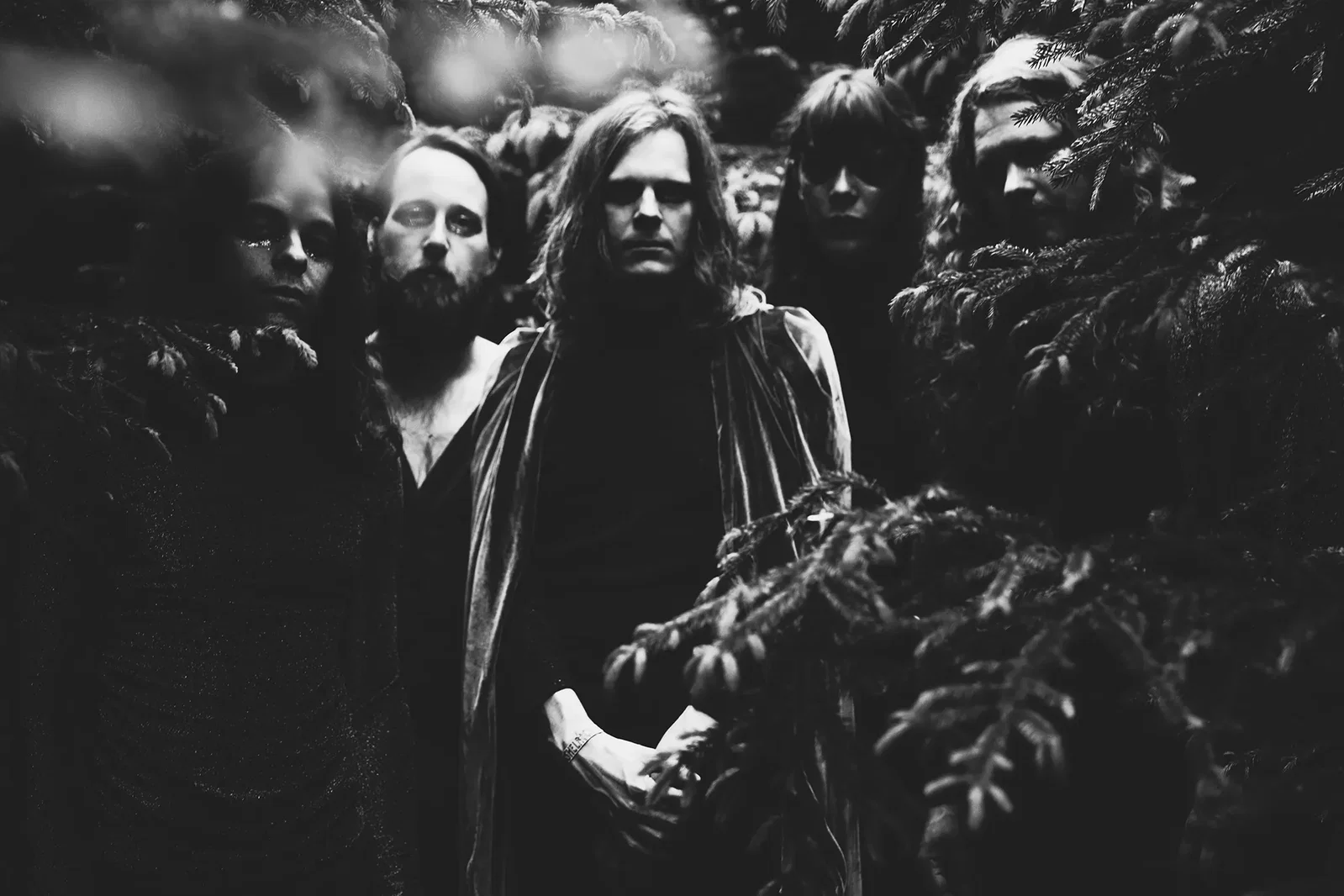 Hällas: il lyric video di 'Carry On' dal nuovo disco "Conundrum"