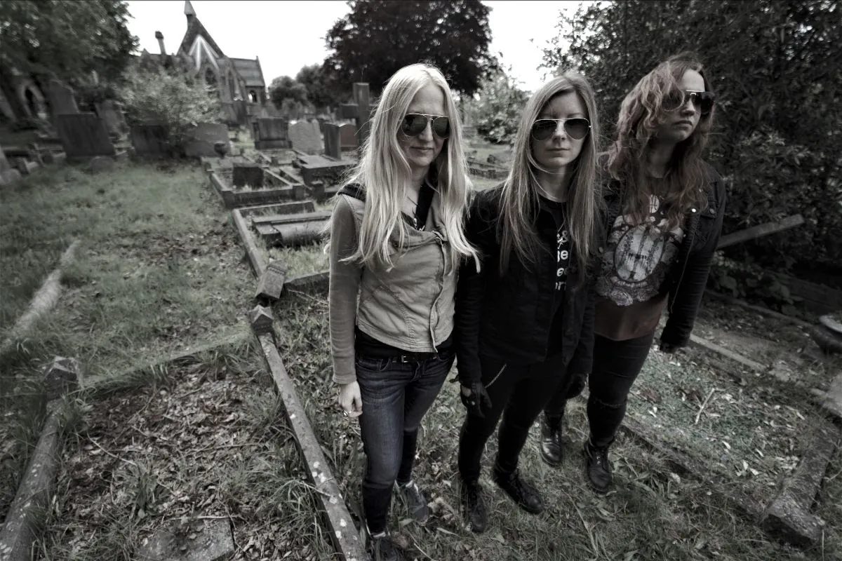 High Priestess: il video della title-track del nuovo album "Casting The Circle"