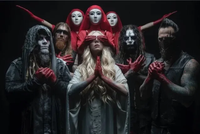 In This Moment: Maria Brink, 'Abbiamo pubblicato il nuovo disco per fare del bene alle persone'