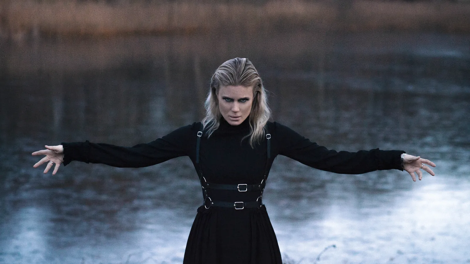 Myrkur: online il video della nuova 'Leaves of Yggdrasil'