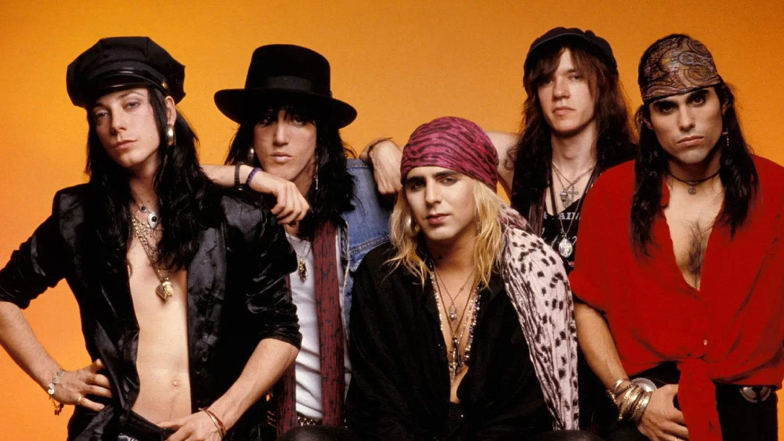 Faster Pussycat: ascolta la cover di 'Pirate Love' di Johnny Thunders & The Heartbreakers