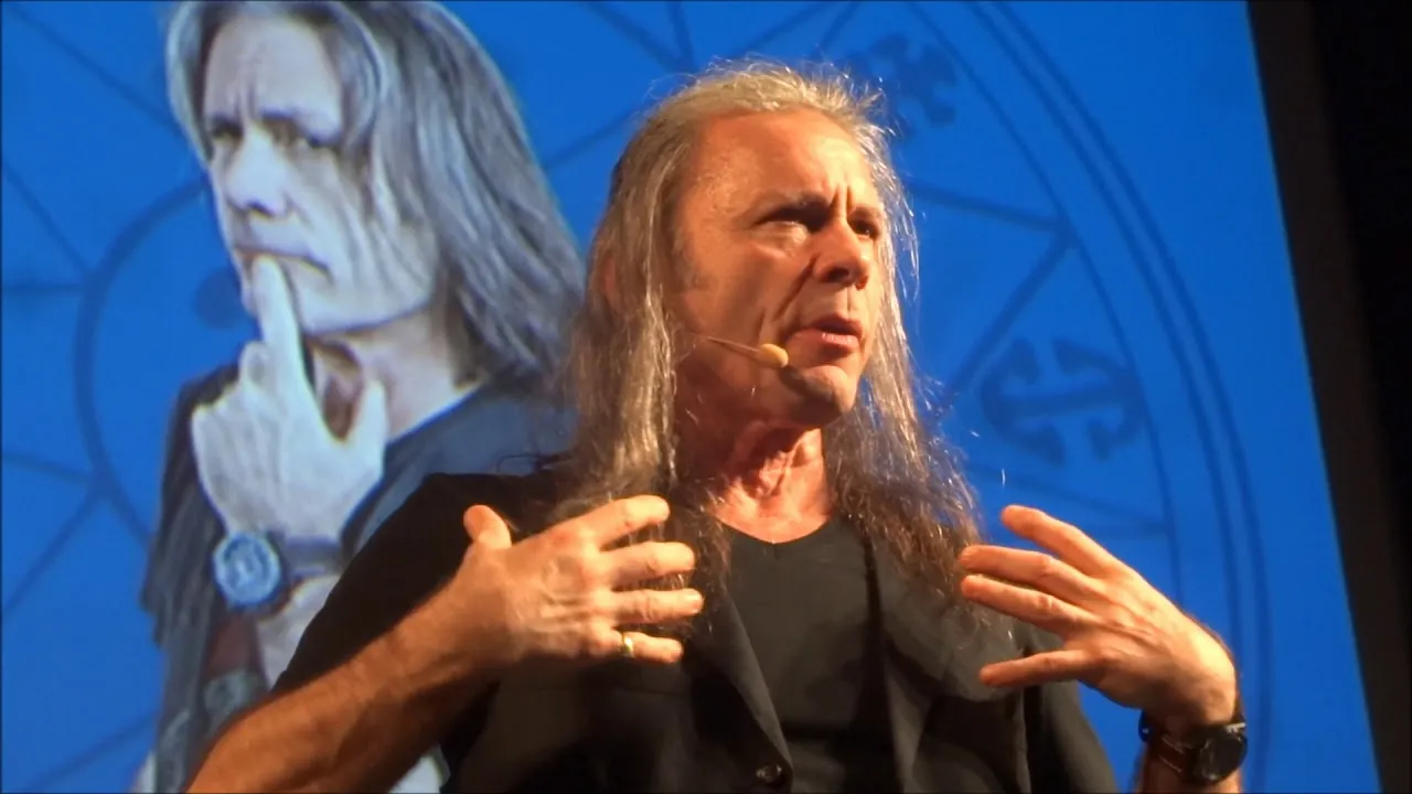 Iron Maiden: Bruce Dickinson canta 'Road To Hell' a cappella
