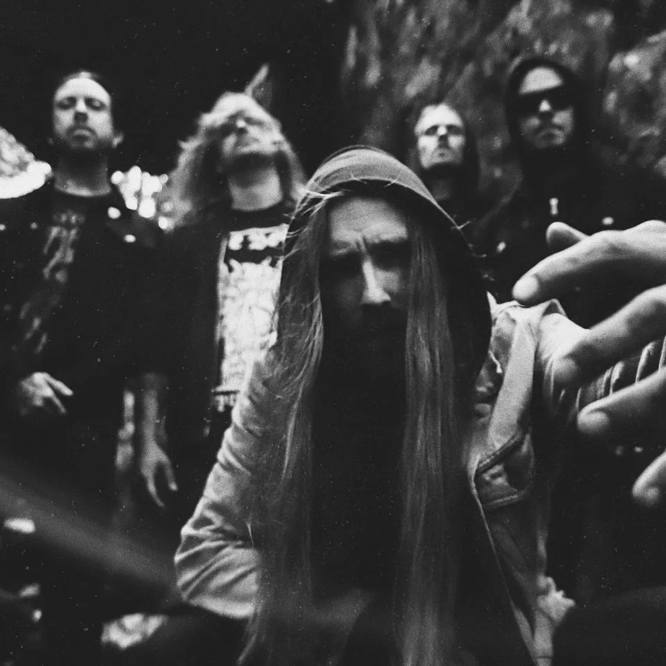 Mass Worship: guarda il guitar e il bass playthrough di 'Serene Remains'