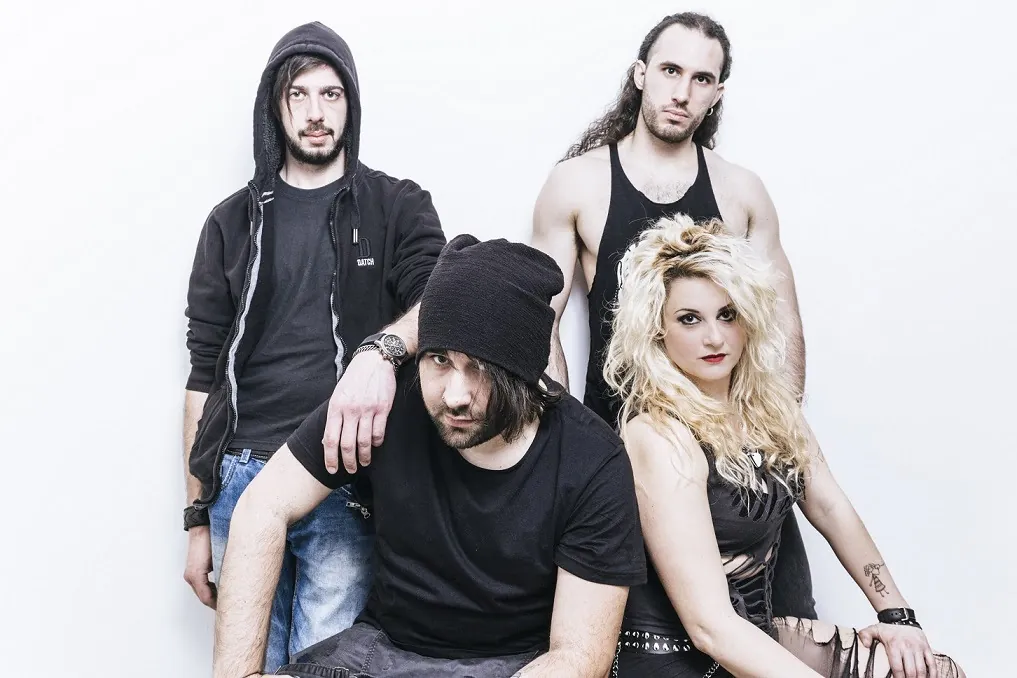 Hollywood Groupies: il video della nuova 'Lies Behind'