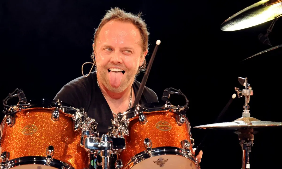 Metallica: Lars Ulrich ringrazia i fans per i messaggi di cordoglio dopo la morte del padre.