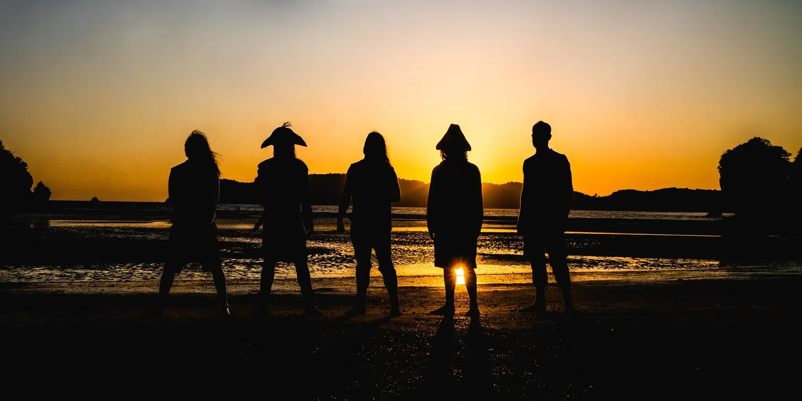 Alestorm: esce oggi "Live in Tilburg", il video di 'Fu**ed With An Anchor'