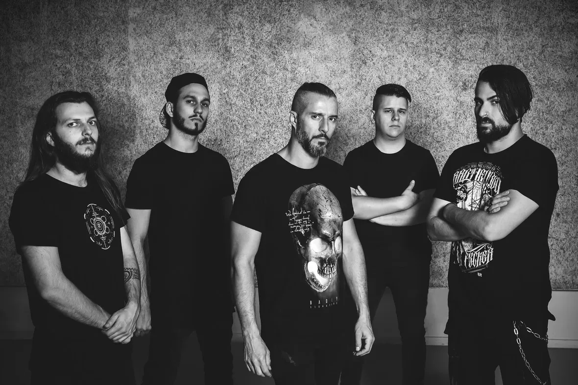 Disconnected: guarda il videoclip ufficiale di 'Unstoppable'