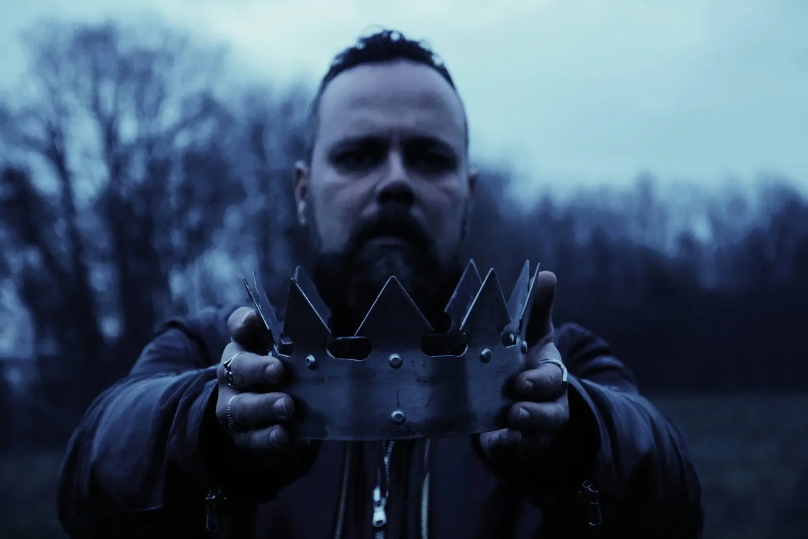 Fenice Nera & Altherea: la metal cover di 'Save a Prayer'
