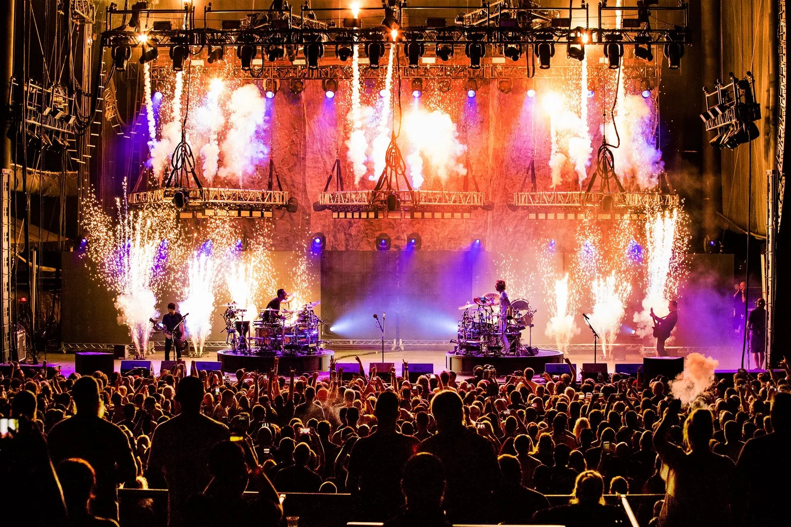 Godsmack: pubblicato il video live ufficiale di "Battle Of The Drums"