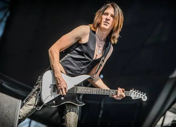 Dokken: Jon Levin offre lezioni di chitarra per professionisti