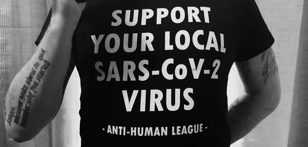 Shining (Swe): Niklas Kvarforth indossa una t-shirt a favore del COVID-19 e fa infuriare i fan