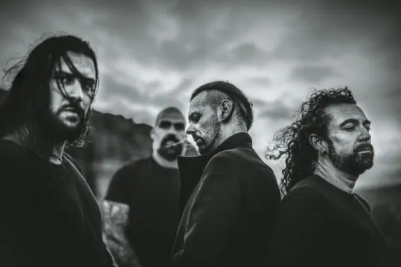 Svart Crown: guarda il drum playthrough video (Nicolas "Ranko" Muller) di 'Ascetic Purification'