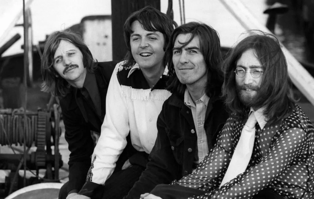 The Beatles: il testo di 'Hey Jude', scritto a mano da Paul McCartney, venduto all'asta per 910mila dollari