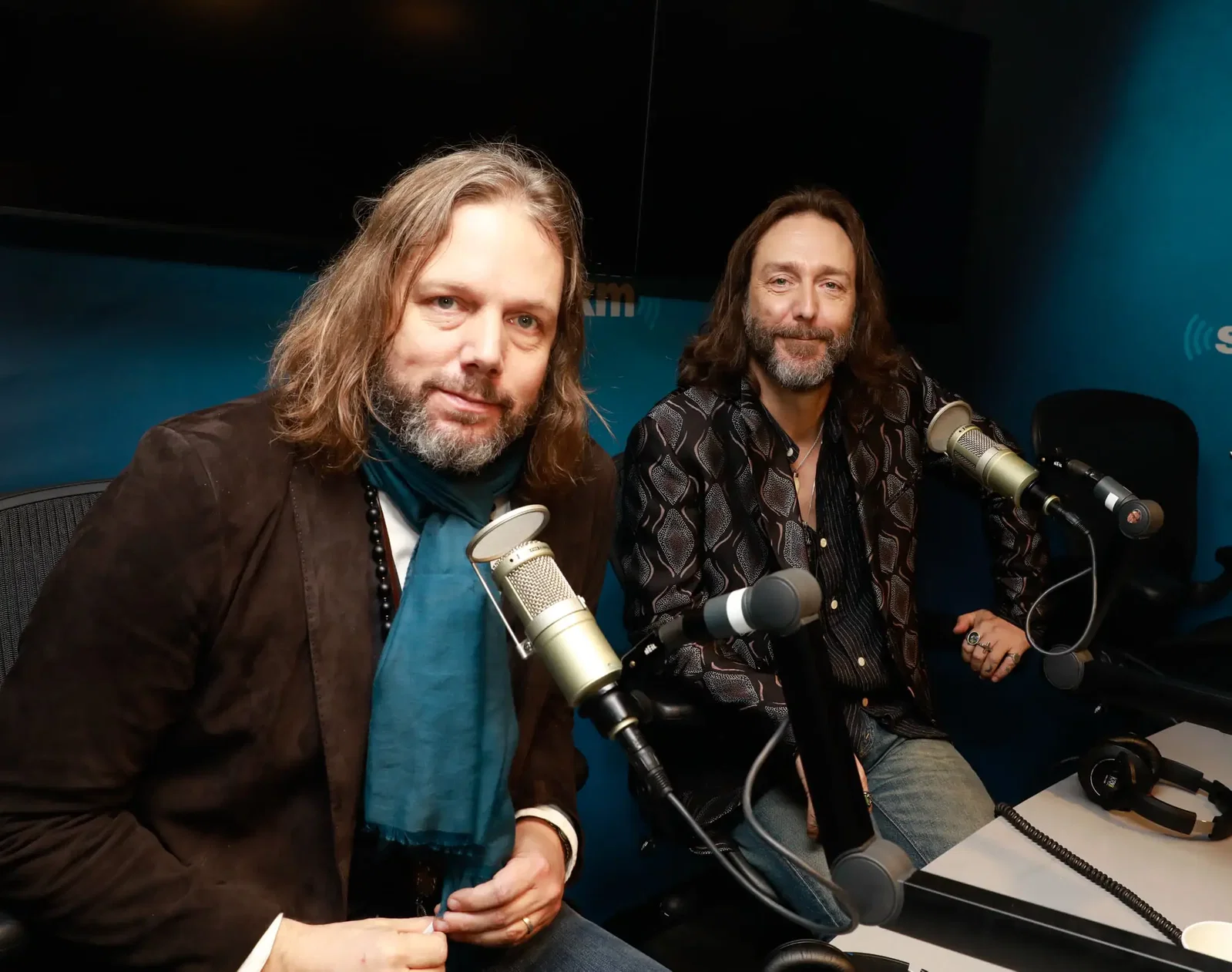 The Black Crowes: guarda il video professionale di Chris e Rich Robinson mentre eseguono le canzoni classiche della band durante il tour di "Brothers of a Feather"