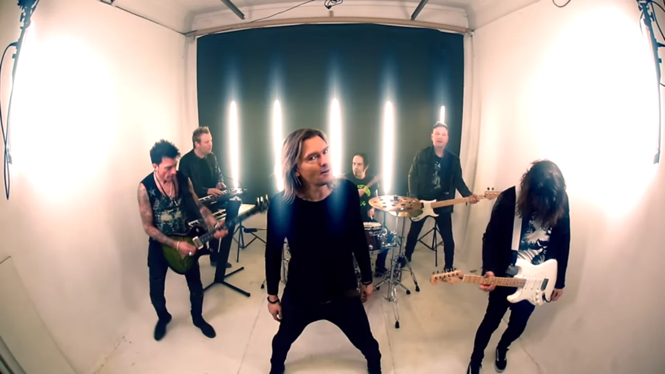 Vega: il music video di 'Don't Fool Yourself' dal nuovo album "Grit Your Teeth"