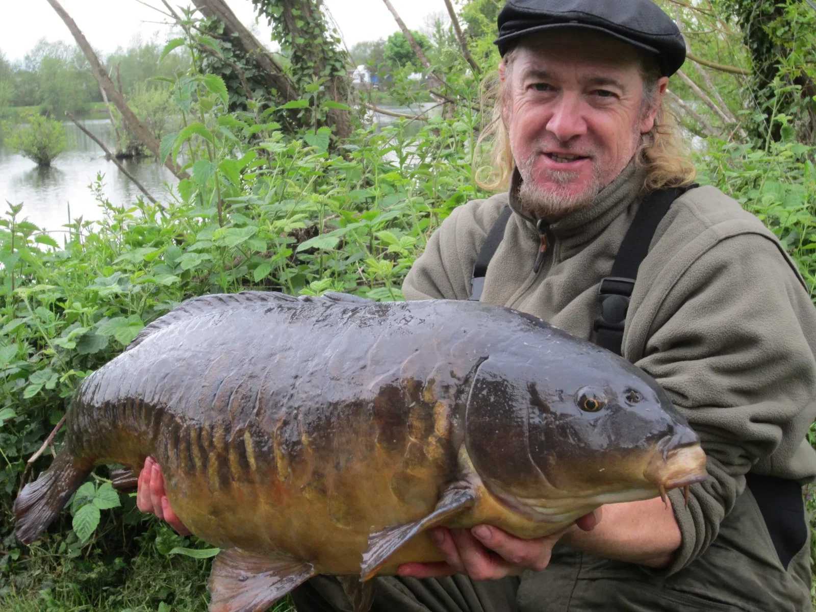 Iron Maiden: in arrivo "Monsters Of River & Rock", il libro di pesca di Adrian Smith