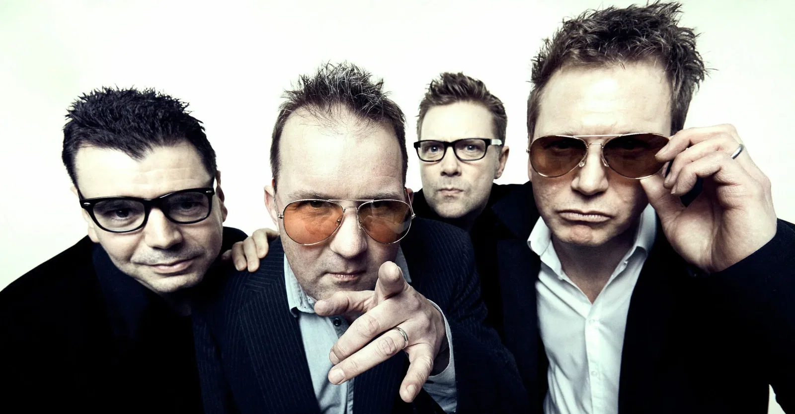 Frost*:  in arrivo le ristampe di "Milliontown" ed "Experiments in Mass Appeal"