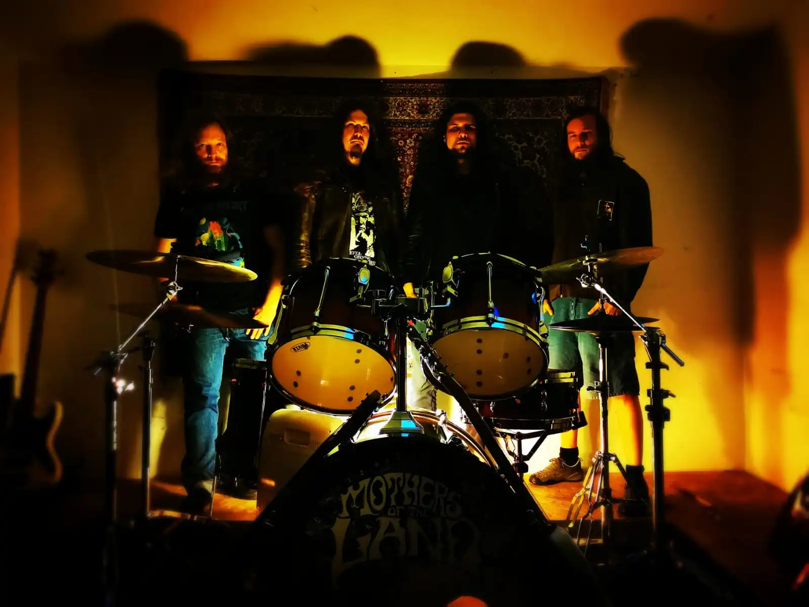 Mothers Of The Land: il nuovo disco "Hunting Grounds" e il primo singolo 'Sanctuary'