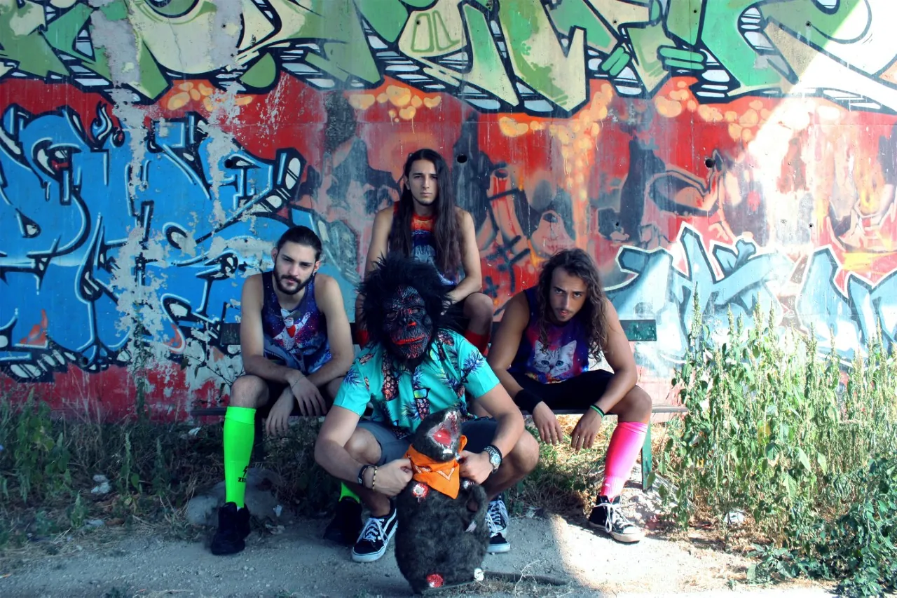 R.O.T.: l'instrumental playthrough di 'Pretending to Live' (con Uriel Olvera