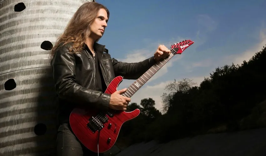 Kiko Loureiro (Megadeth): in streaming completo il suo nuovo album da solista, "Open Source"