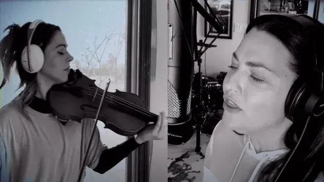 Evanescence: Amy Lee canta accompagnata dalla violinista Lindsey Stirling, video