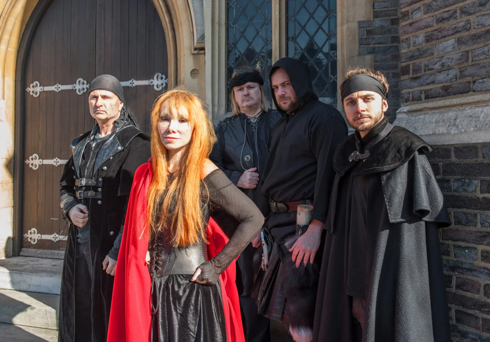 Serpentyne: il video musicale di 'Away from the World'