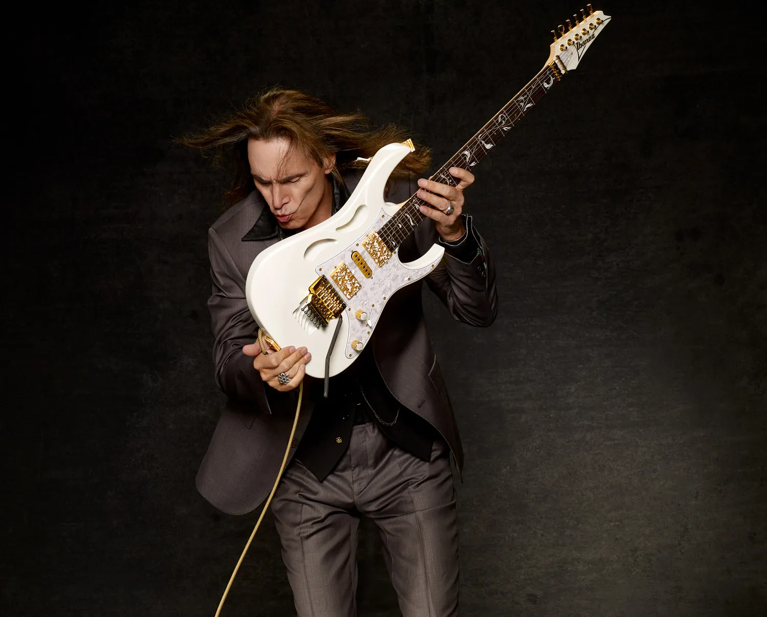 Steve Vai: masterclass aperta fino al 31 marzo per band rock emergenti