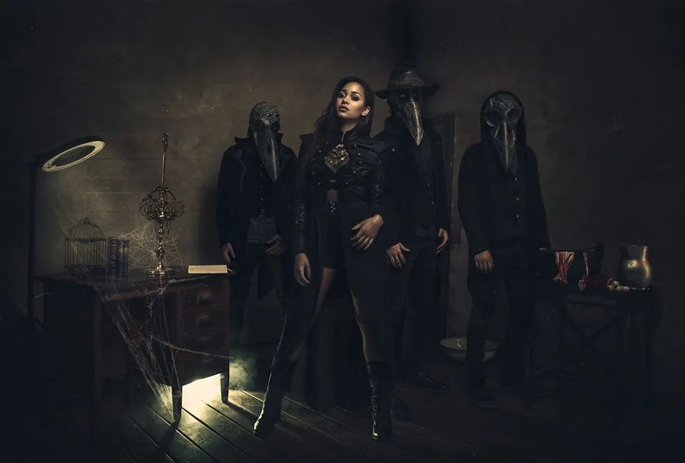 Ad Infinitum: il video di 'Demons', dal nuovo disco acustico in uscita domani