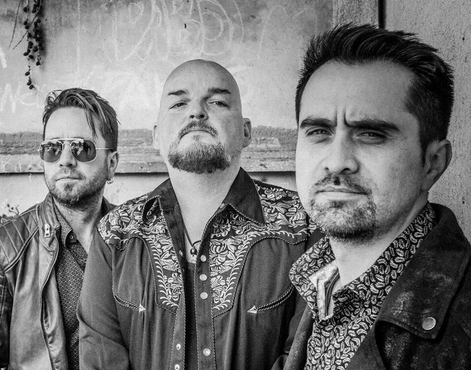 Alain Johannes Trio: la cover di 'Can't Change Me' dal primo disco solista di Chris Cornell
