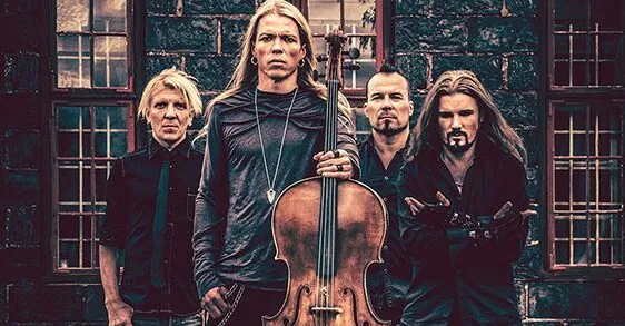 Apocalyptica: la cover dei Cream 'White Room' con Jacoby Shaddix dei Papa Roach