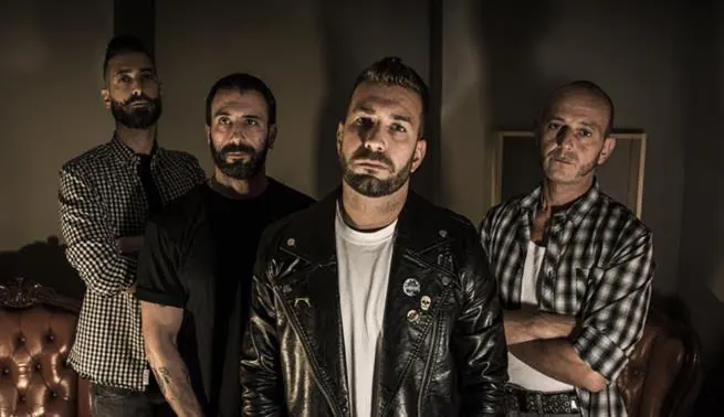 Lonesome Heroes: ecco il video di 'Romance Is Dying'