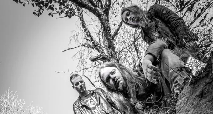 Pessimist: guarda il lyric video della nuova canzone 'Holdou'