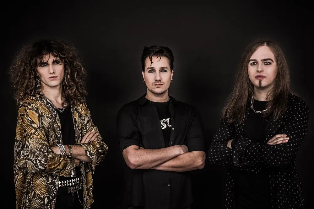 Sandness: 'Alive & Kickin', nuovo singolo da "Enter Please"
