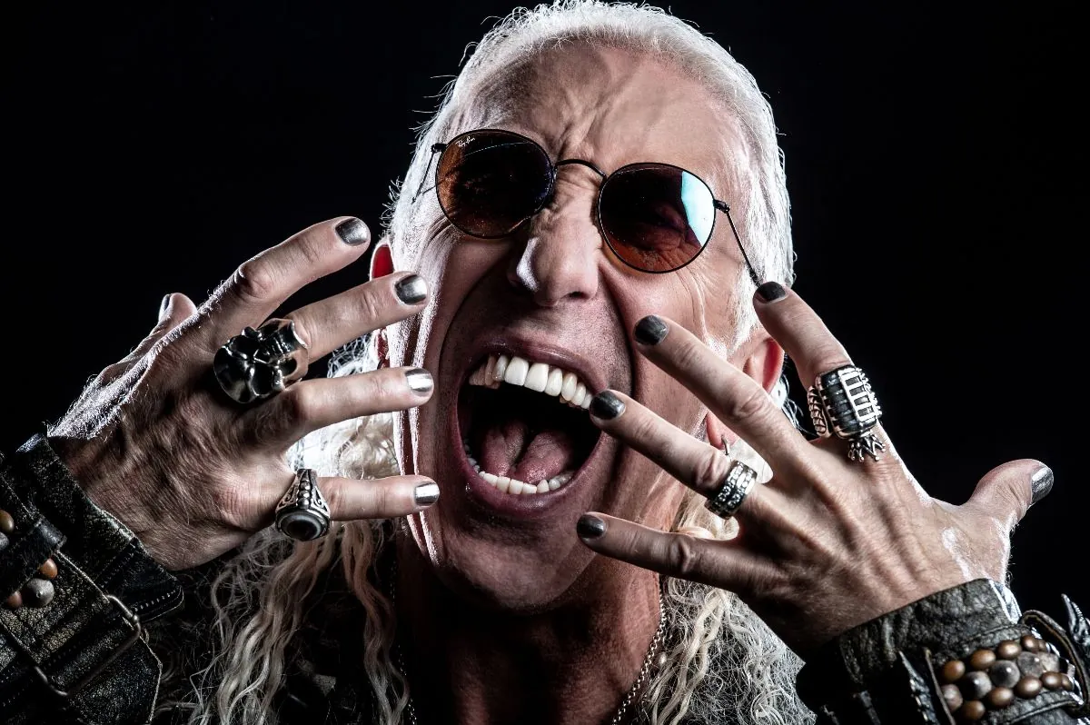 Dee Snider: con Mark "The Animal" Mendoza per suonare dal vivo 'Under the Blade' dei Twisted Sister, video