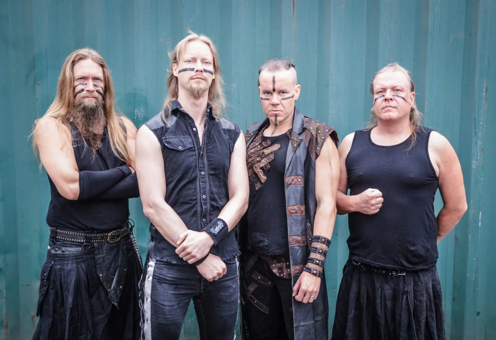 Ensiferum: il videoclip ufficiale di 'Run from the Crushing Tide'