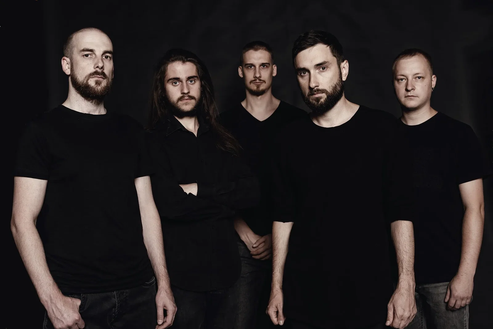 Nug: in anteprima il singolo 'Shores / Береги' dal prossimo album