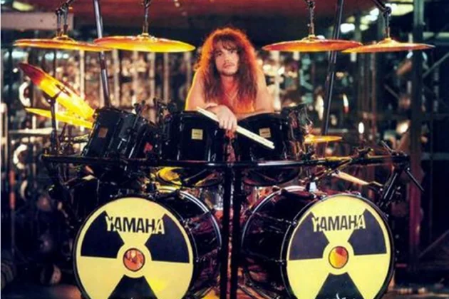 Megadeth: per il trentennale di "Rust In Peace" uscirà un video tributo a Nick Menza di 'Tornado Of Souls'