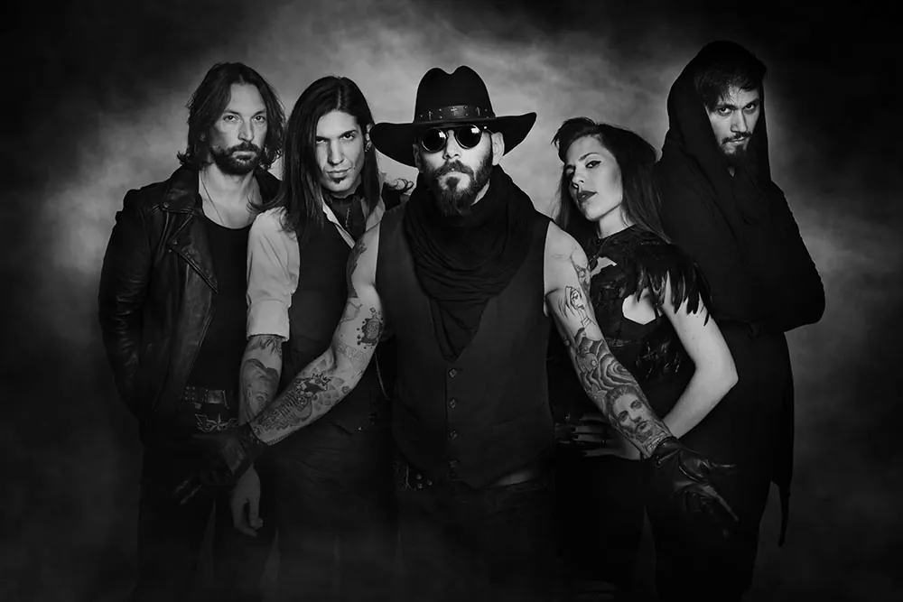 The Black Capes: Gothic Rock dalla Grecia, il singolo 'Sprinkle Your Sand Morpheus'