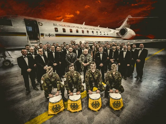 U.D.O.: con l'orchestra sinfonica Das Musikkorps Der Bundeswehr per il music video di 'Pandemonium'