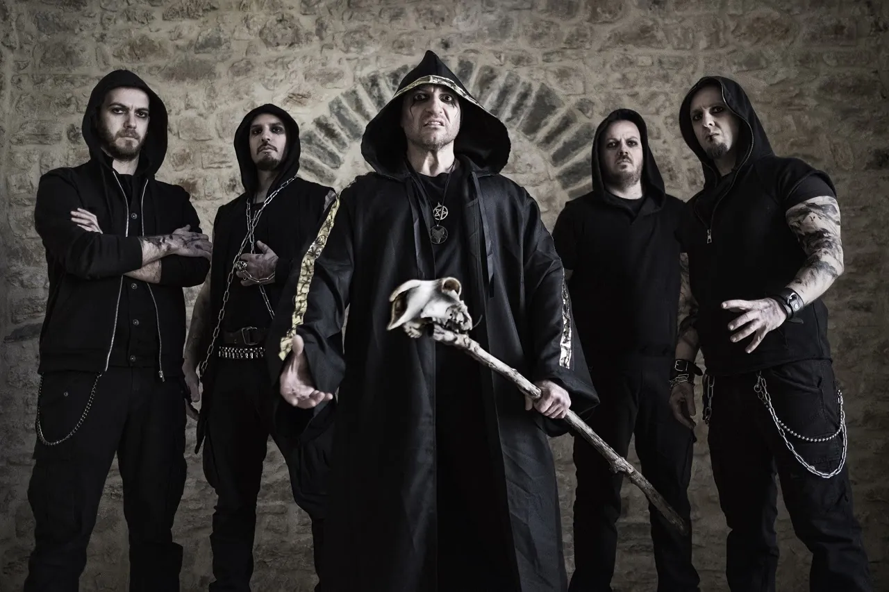 Varathron: ascolta 'Tenebrous', nuovo singolo dal live album "Glorification Under the Latin Moon"