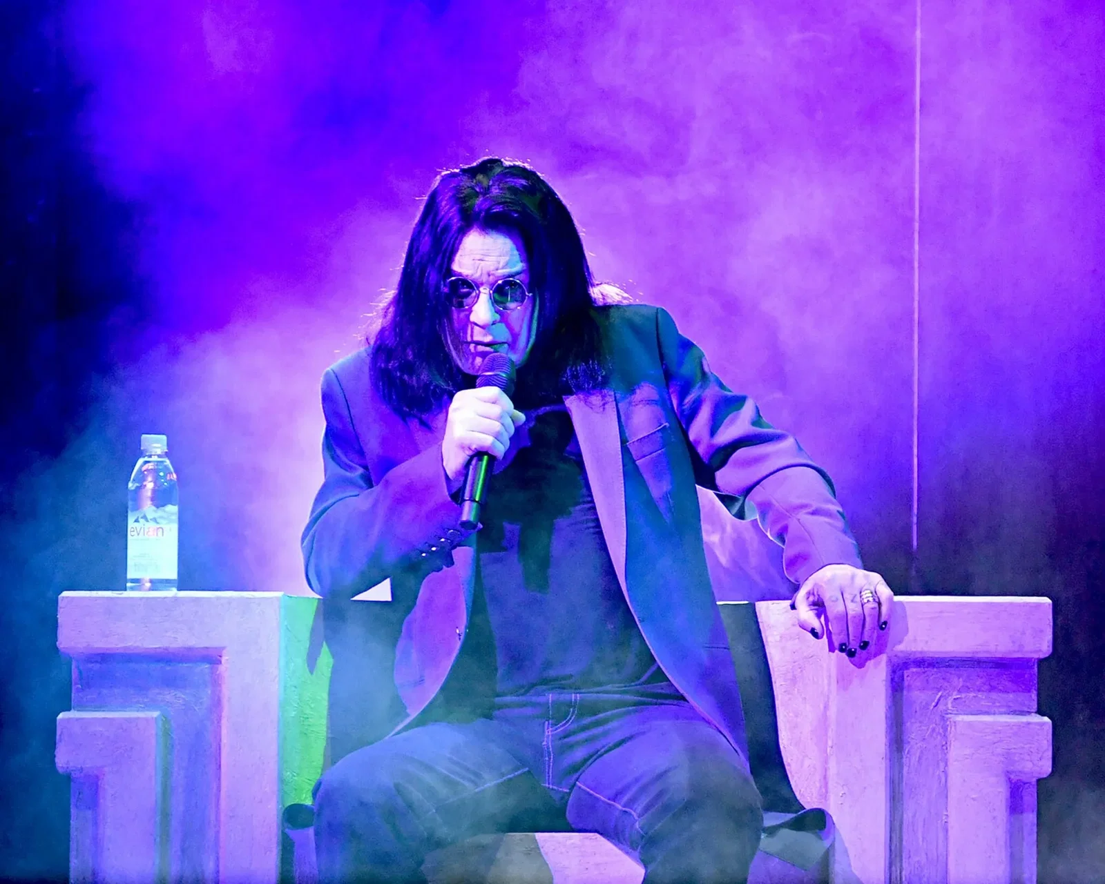 Ozzy Osbourne: Sharon rivela, "Ozzy non riesce a camminare, ma la sua voce è ancora grandiosa"