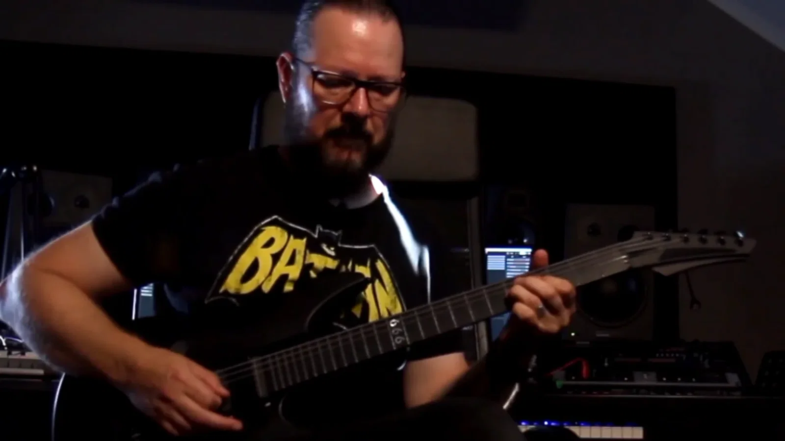 Emperor: Ihsahn suona i suoi riff preferiti (video)