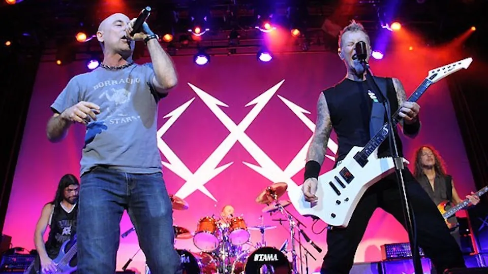 Armored Saint: John Bush, 'se fossi entrato nei Metallica ai tempi, probabilmente i pianeti si sarebbero completamente disallineati'
