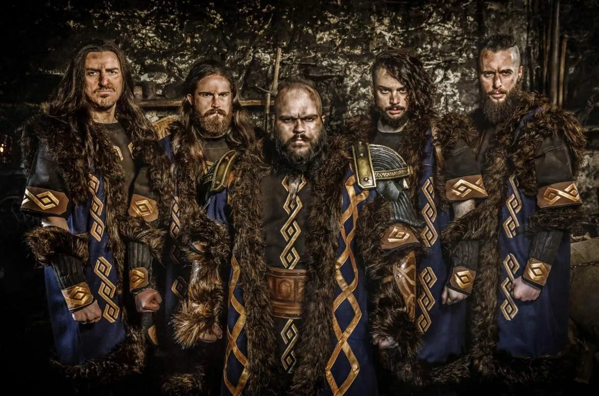 Wind Rose: lanciano la loro provocazione e pubblicano il video ufficiale della versione dance remix di 'Diggy Diggy Hole'