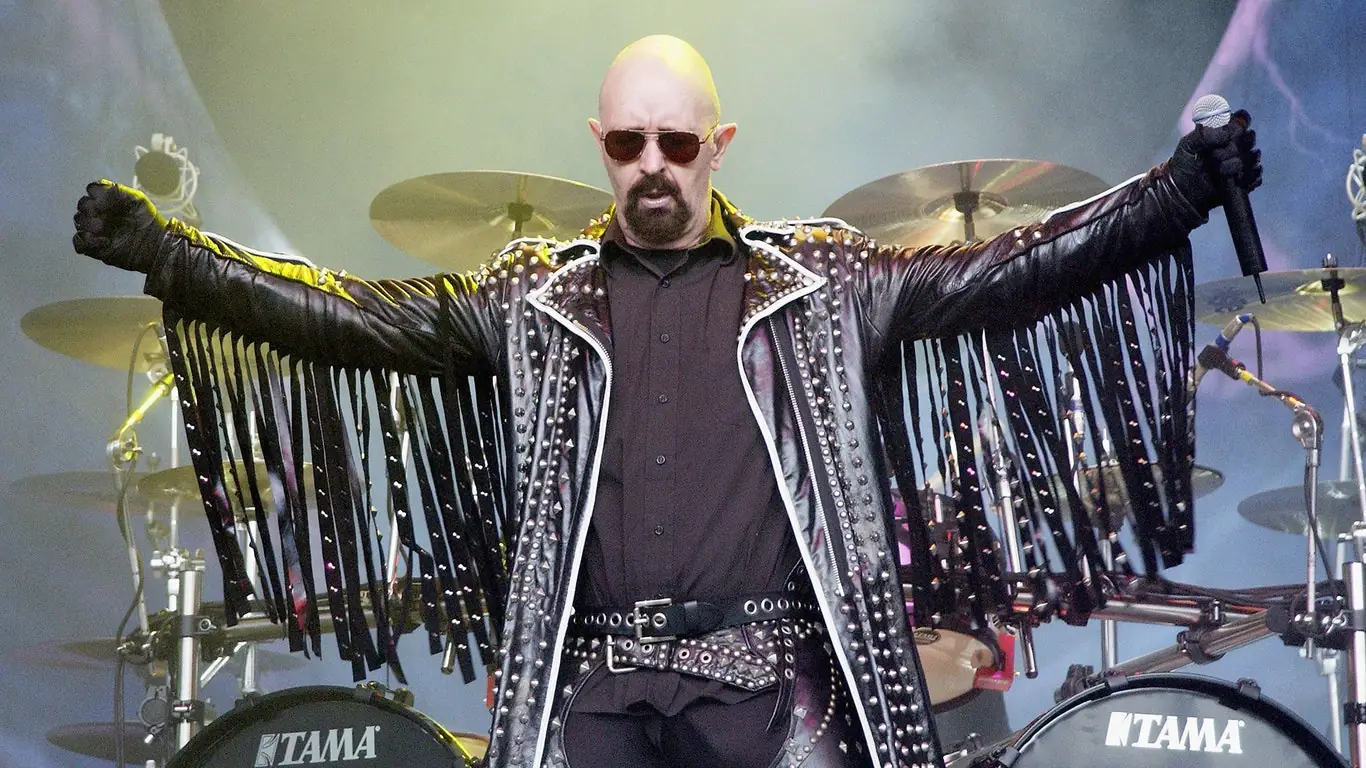 Judas Priest: Rob Halford, 'ero ancora un ragazzino, quando un amico di mio padre abusò sessualmente di me'